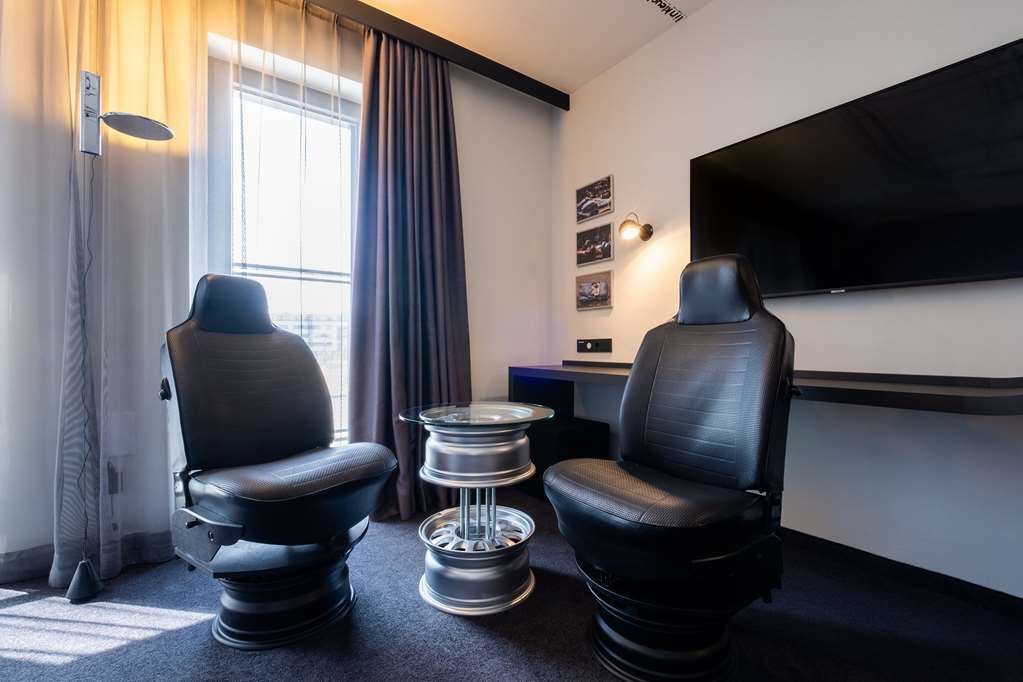 V8 Hotel Koeln At Motorworld Δωμάτιο φωτογραφία