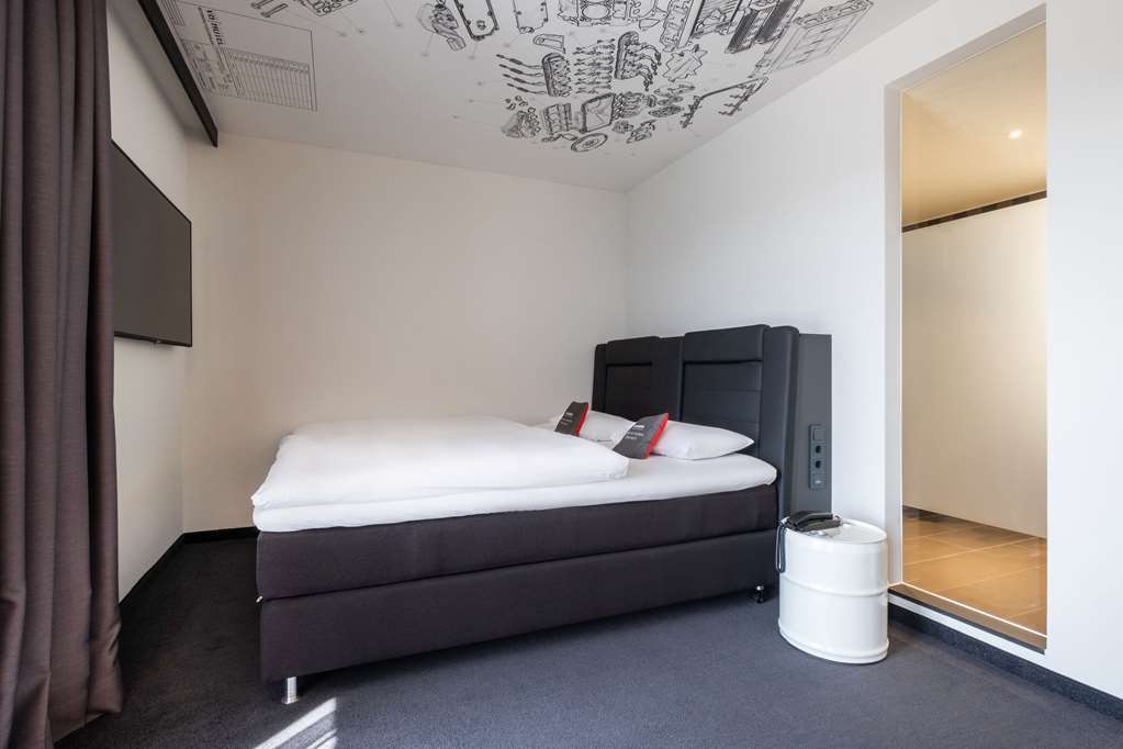 V8 Hotel Koeln At Motorworld Δωμάτιο φωτογραφία